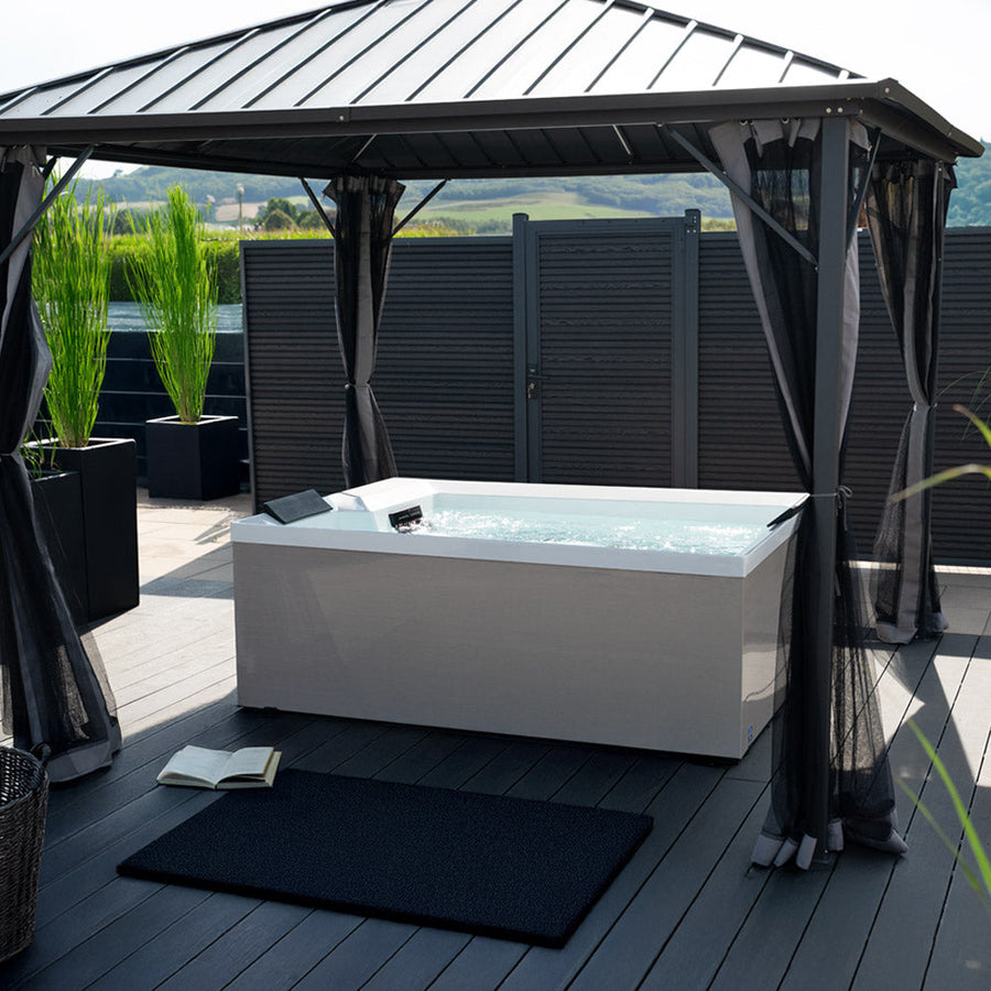 Gartana NIMBUS DELUXE Outdoor Whirlpool 2 Personen – 18 Düsen & XXL-Liegefläche